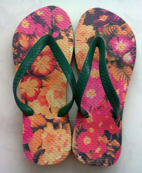 Promoção,Chinelo a base de poliester,linda estampa